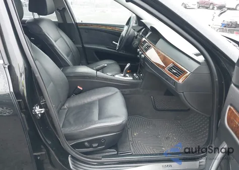 2008 BMW 528Xi z USA, uszkodzony, nr VIN WBANV13588CZ54359